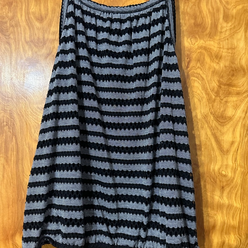 Max Studio Black and White Size L